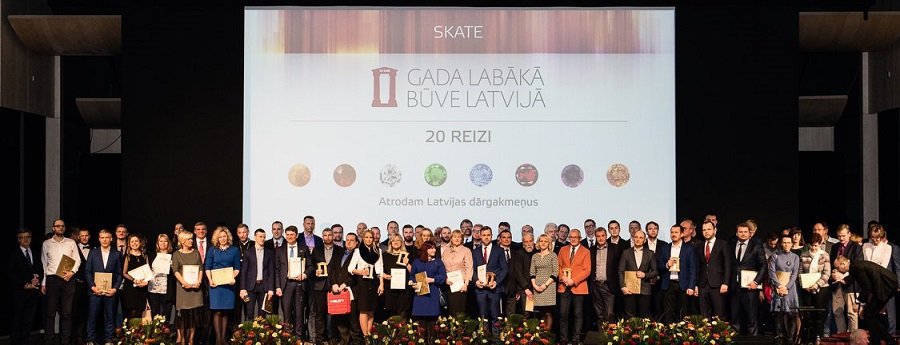 Skates Gada labākā būve Latvijā 2017 noslēguma ceremonijā BuvBaze.lv pasniedza speciālo balvu