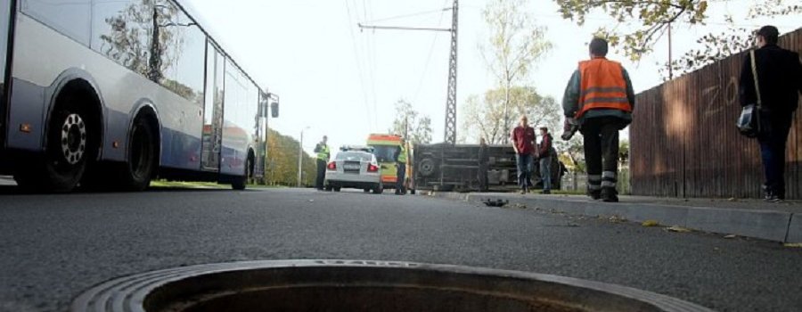 Daugavas stadiona kanalizācijas izbūves laikā bojā gājis strādnieks
