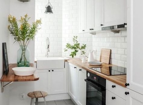 Neliela virtuve var būt skaista un ērta.
