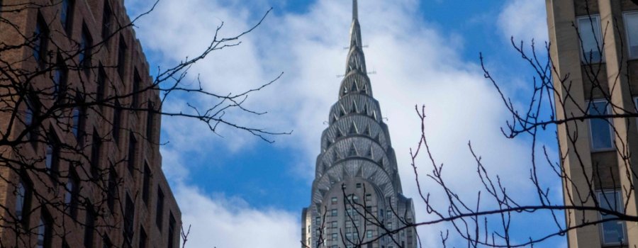 Ņujorkas Chrysler Building debesskrāpis izlikts pārdošanā