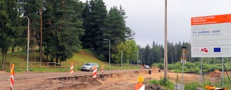 Konstatēti defekti autoceļa Ulbroka-Ogre posmā, kur pērn veikti remontdarbi