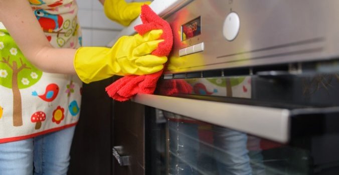 Tīrības diena virtuvē: efektīva metode cepeškrāsns spodrināšanai