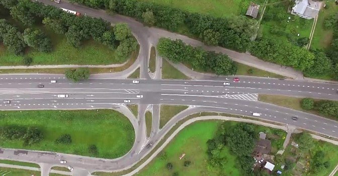 Uz Jelgavas šosejas 10 kilometru garumā satiksme abos virzienos tiks organizēta pa vienu brauktuvi
