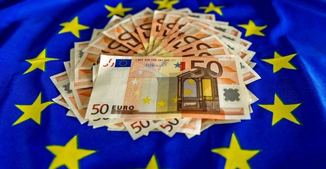 Dažādiem projektiem pārdala ES naudu 499 miljonu eiro apmērā