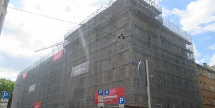 Rīgā atjauno jūgendstila namu Vīlandes ielā