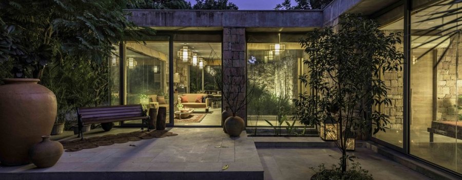 Vienstāva mūsdienu lauku stila māja Indijā