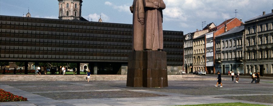 VNĪ uzsāk Latviešu strēlnieku laukuma - pašvaldības teritorijas atjaunošanu