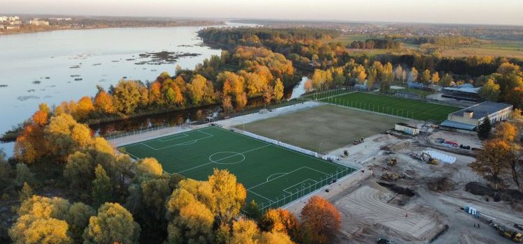 Atklās futbola sporta kompleksu LNK sporta parks