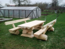 столы для дома и сада, из массива бревна.